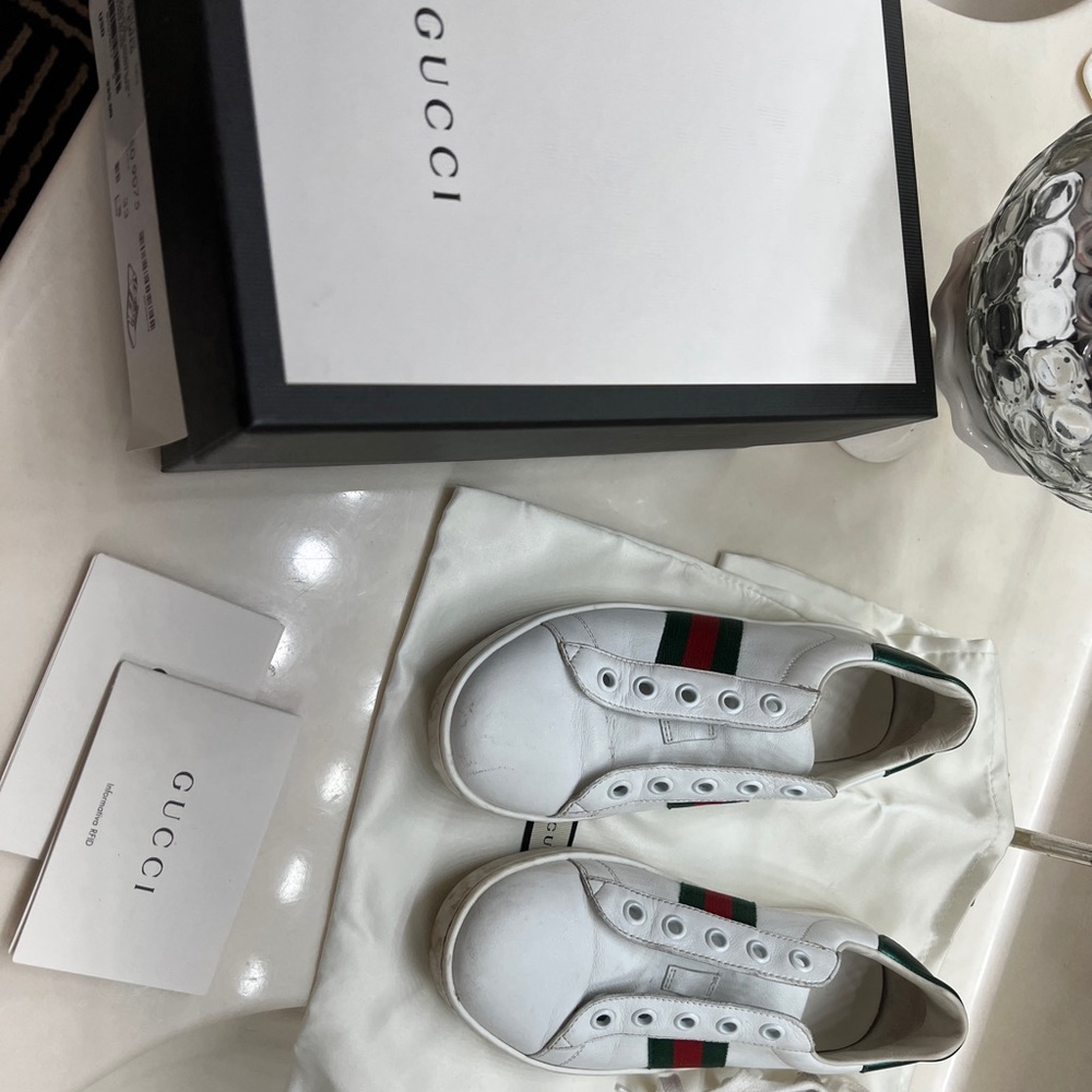Kids size 33 Sneakers